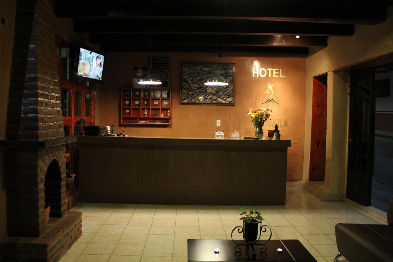 Hotel Plaza Мазамитла Экстерьер фото