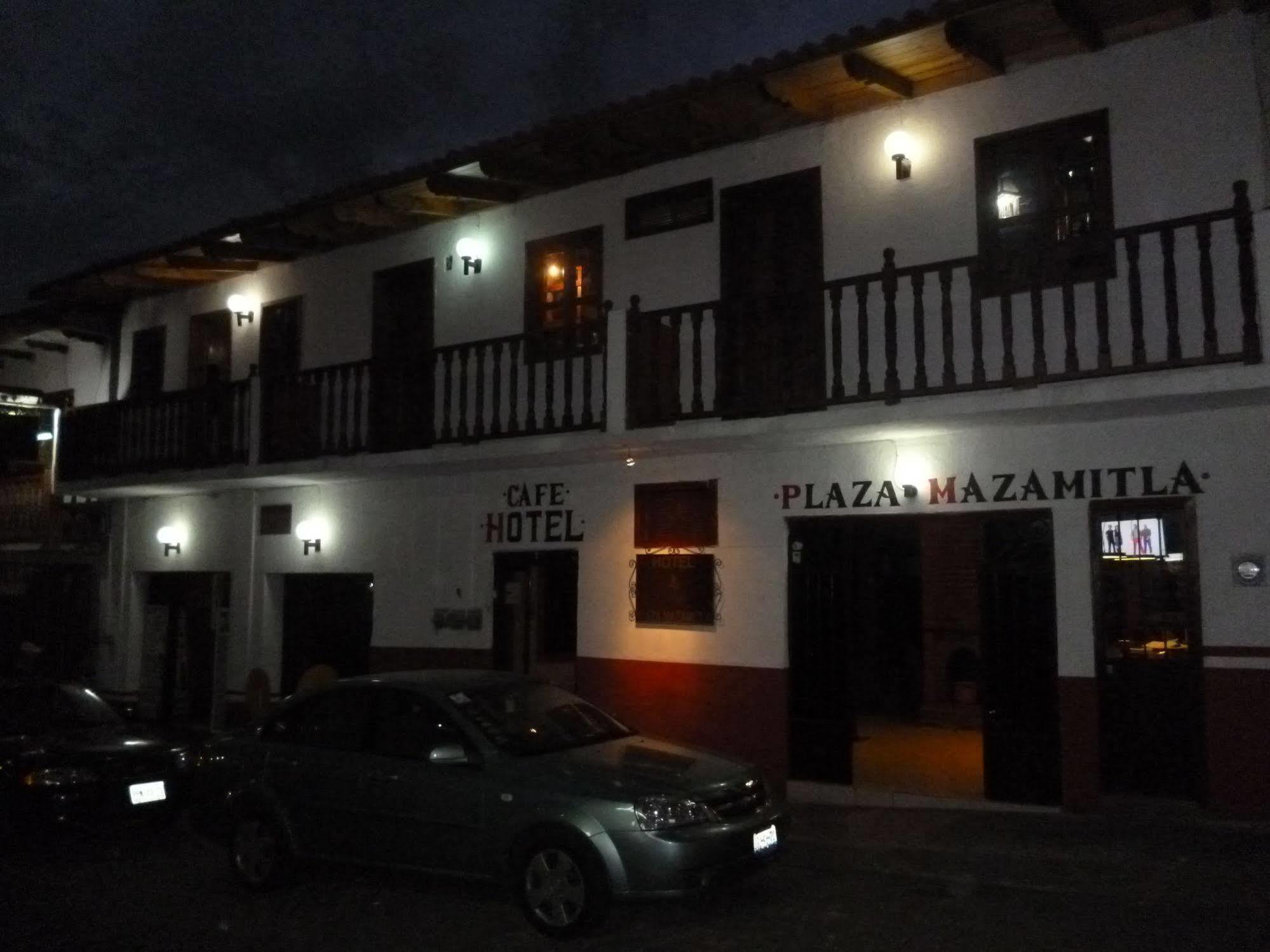 Hotel Plaza Мазамитла Экстерьер фото