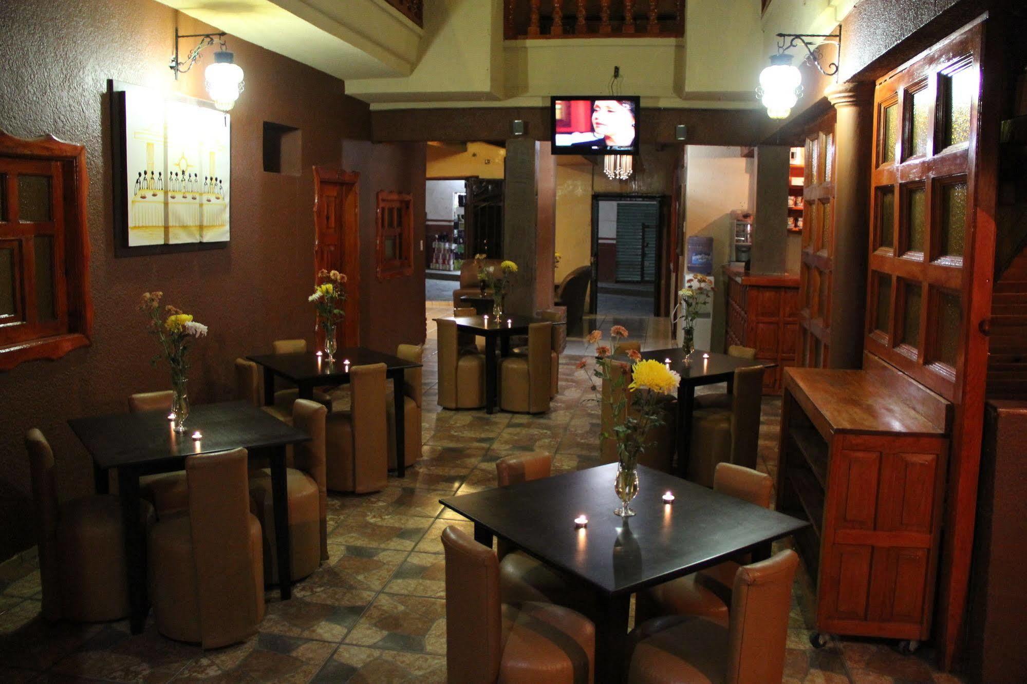 Hotel Plaza Мазамитла Экстерьер фото