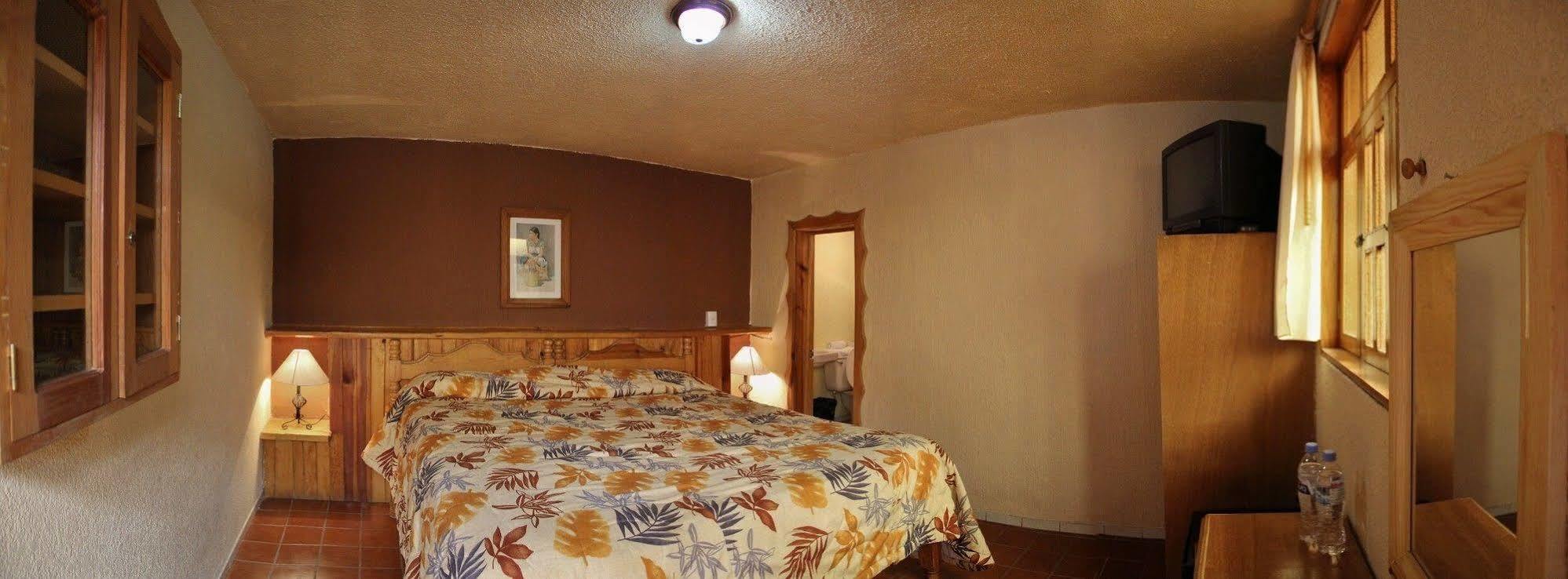 Hotel Plaza Мазамитла Экстерьер фото
