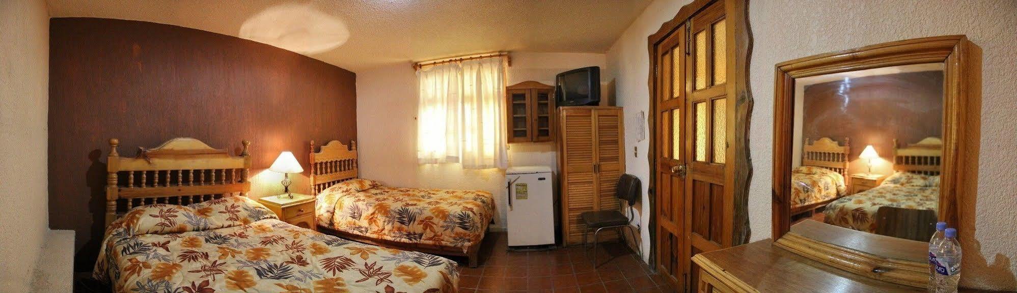 Hotel Plaza Мазамитла Экстерьер фото